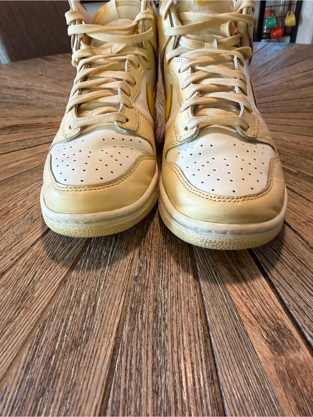 Nike Dunk High Pale Vanilla Topaz Gold Women’s 8.5 DD1869-201 Sneakers